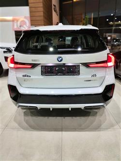 بي ام دبليو iX1